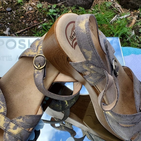 Leather Dansko clog sandals, beige and gold size 40 - Picture 14 of 17